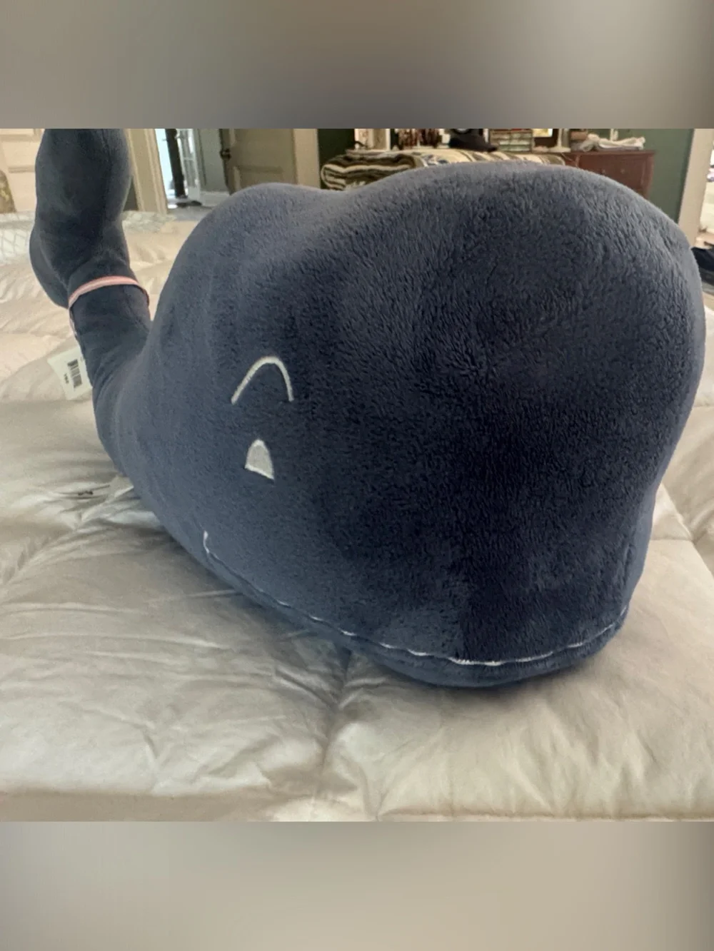 Vineyard Vines NWT Plush Whale Accent Pillow - Navy Blue